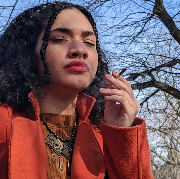 Meet your Posher, Lua - Picture 1 of 12